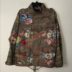 Like New! Jealous Tomato Floral Camouflage Jacket 100% Cotton in Size M